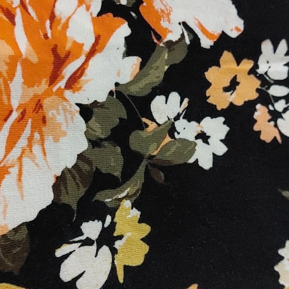 🇨🇦 GARAGE WOMEN'S FLORAL TOP - Picture 2 of 5